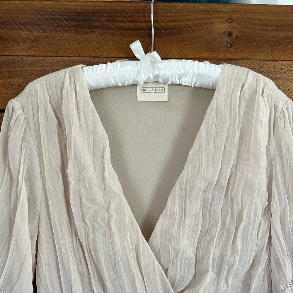 Elegant Cream Midi Dress with Ruffled Sleeves - Picture 4 of 7
